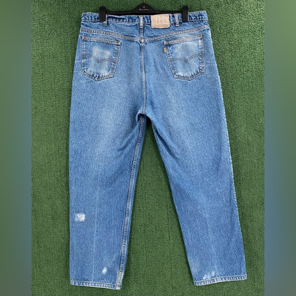 Vintage 80’s Levi's Relaxed Fit Brown Tab Denim Distressed Jeans Men’s 39x29 - Picture 4 of 11